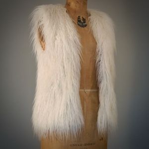 H&M DIVIDED Winter white faux fur vest